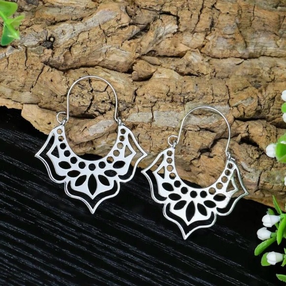 “Perforated Lotus” Lacey Punctured Ethnic Bollywood Floral Flower Petal Hoops - Picture 3 of 16